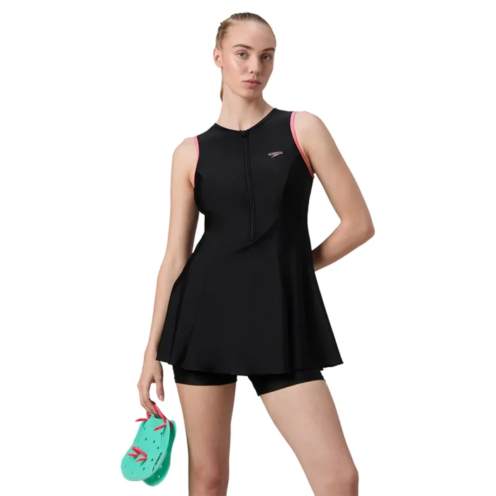 CLOSEDBACK SWIMDRESS WITH BOYLEG
